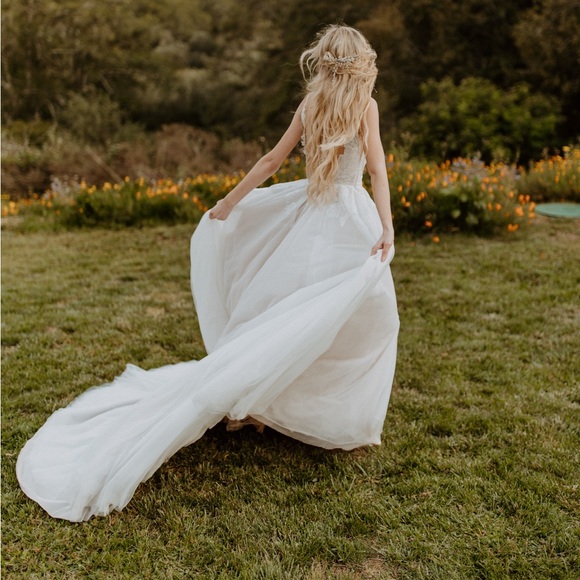 Miss Hayley Paige Wedding Gown | Nash | Size 4 - Picture 10 of 12